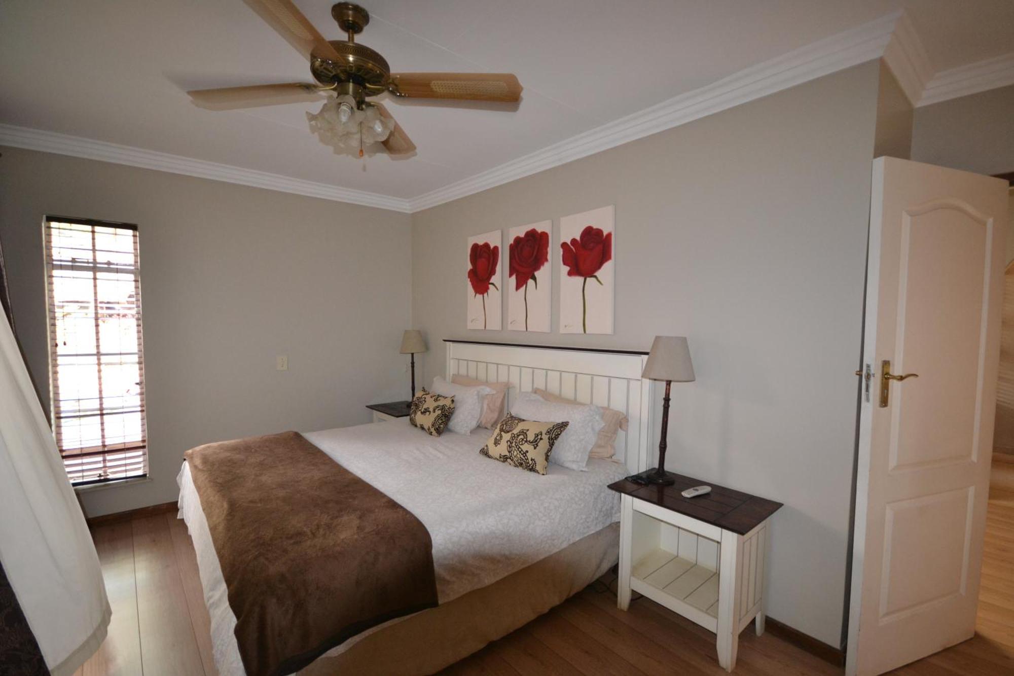 Accommodation At Vans No Loadshedding เซนทูเรียน ภายนอก รูปภาพ