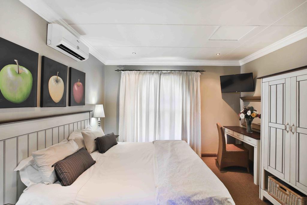 Accommodation At Vans No Loadshedding เซนทูเรียน ภายนอก รูปภาพ