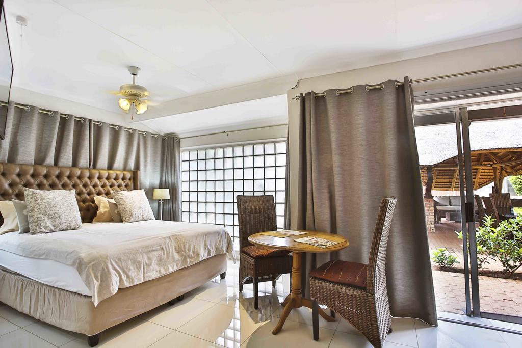 Accommodation At Vans No Loadshedding เซนทูเรียน ภายนอก รูปภาพ