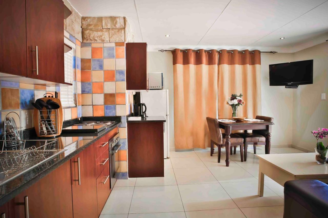 Accommodation At Vans No Loadshedding เซนทูเรียน ภายนอก รูปภาพ